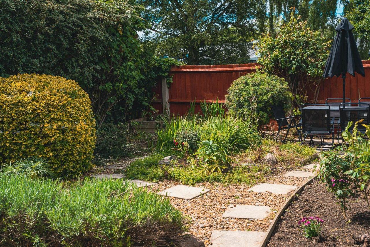2 Bed House, Sleeps 6, Dog Friendly, Close To A14 M11, With Garden & Parking Long Stay Work Contractor Leisure, Jade CBG Exterior photo