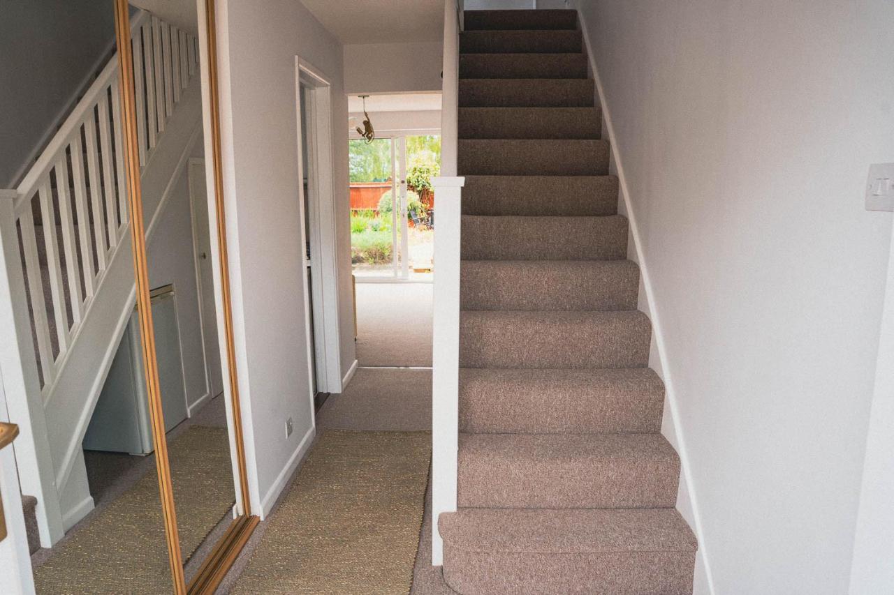 2 Bed House, Sleeps 6, Dog Friendly, Close To A14 M11, With Garden & Parking Long Stay Work Contractor Leisure, Jade CBG Exterior photo