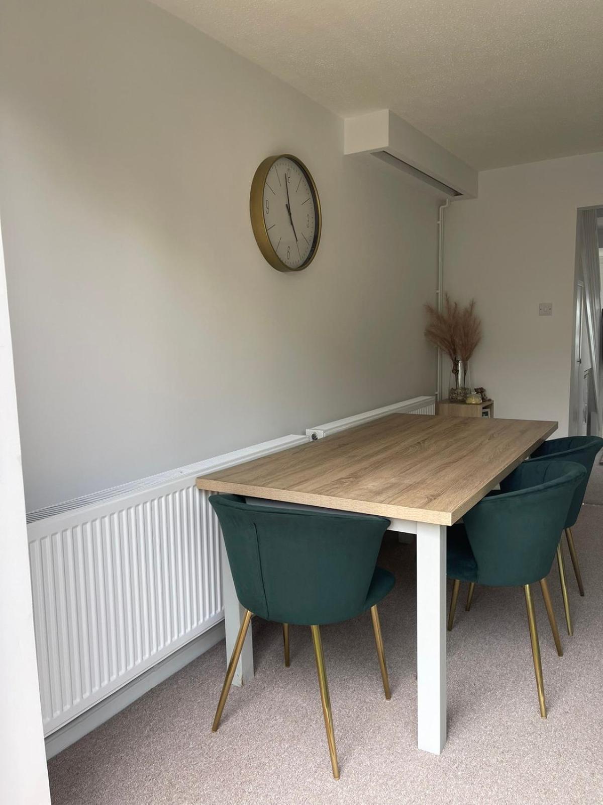 2 Bed House, Sleeps 6, Dog Friendly, Close To A14 M11, With Garden & Parking Long Stay Work Contractor Leisure, Jade CBG Exterior photo