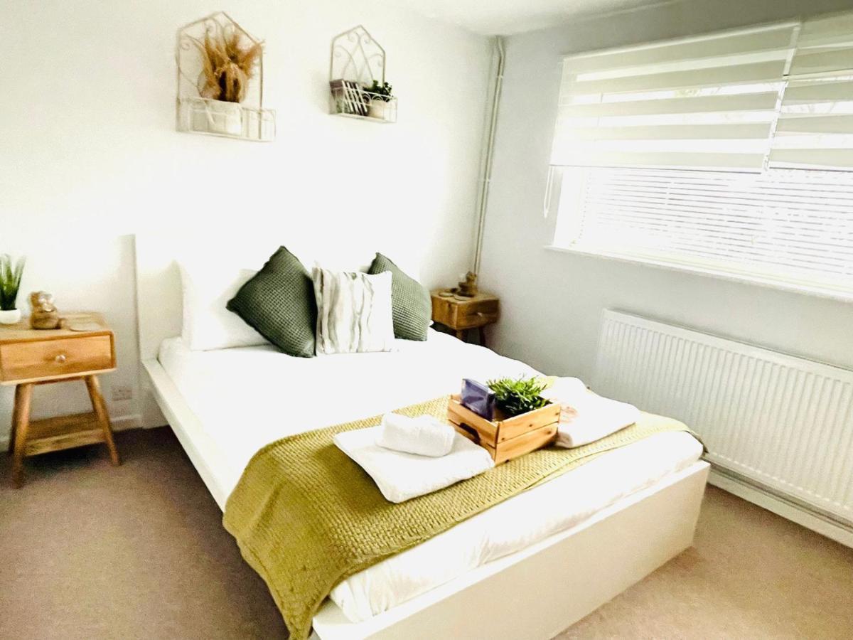 2 Bed House, Sleeps 6, Dog Friendly, Close To A14 M11, With Garden & Parking Long Stay Work Contractor Leisure, Jade CBG Exterior photo
