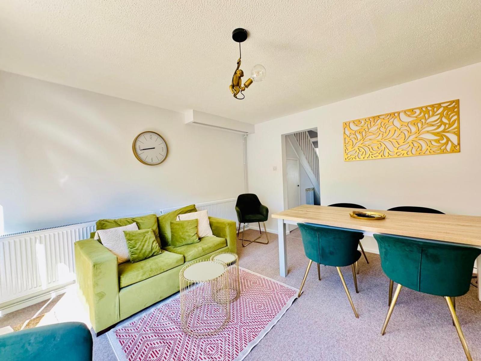 2 Bed House, Sleeps 6, Dog Friendly, Close To A14 M11, With Garden & Parking Long Stay Work Contractor Leisure, Jade CBG Exterior photo